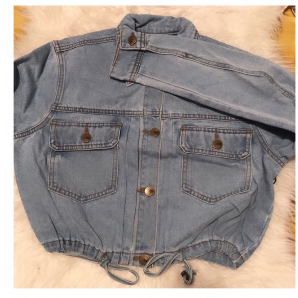 ⚫️SOLD OUT⚫️ Crop Denim Jacket - Picture 8 of 8